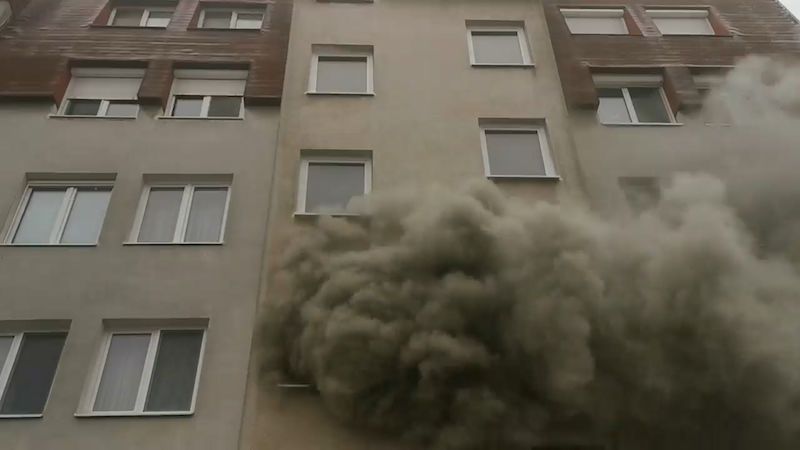 Při explozi na sídlišti v Bratislavě se zranilo pět lidí